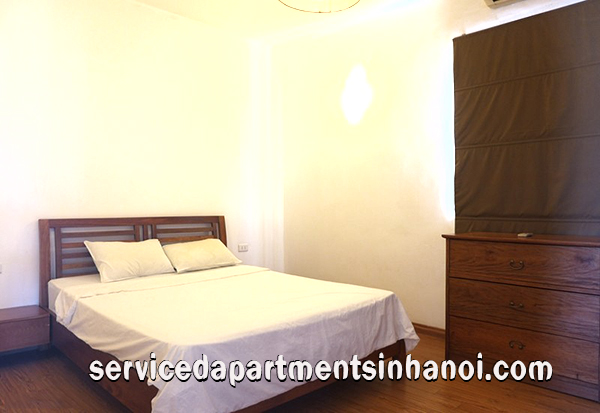 Cho thuê căn hộ dịch vụ 2 phòng ngủ quận Tây Hồ, có ban công 6