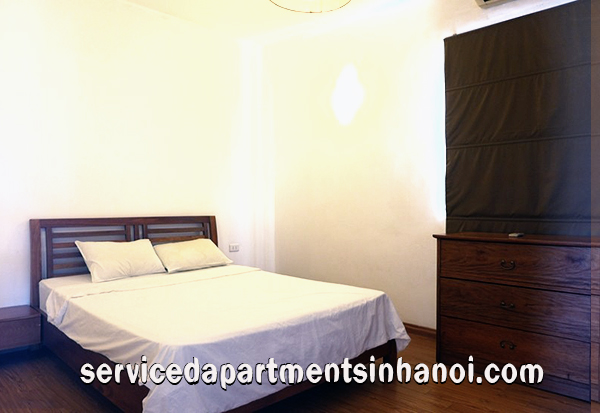 Cho thuê căn hộ dịch vụ 2 phòng ngủ quận Tây Hồ, có ban công 7