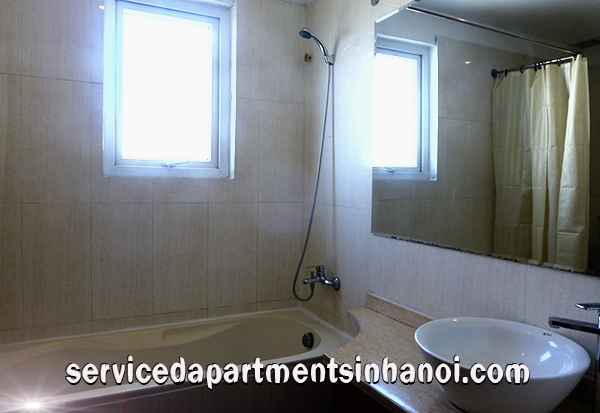 Cho thuê căn hộ dịch vụ 2 phòng ngủ quận Tây Hồ, có ban công 9