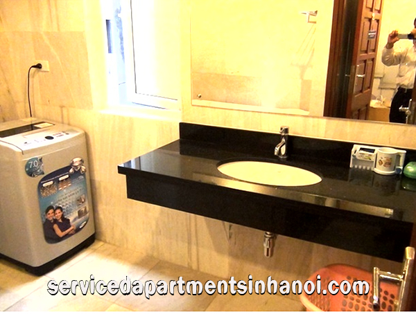 Cho thuê căn hộ dịch vụ đẹp, mới xây dựng gồm 1 đến 2 phòng ngủ ở quận Đống Đa 10