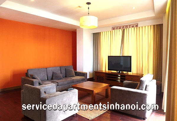 Căn hộ dịch vụ có ban công đẹp, view Hồ Tây 3