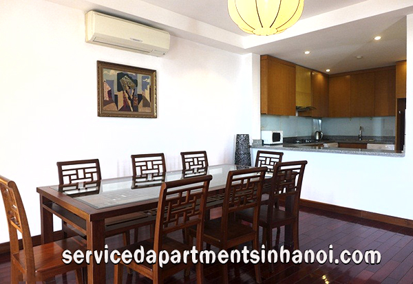 Căn hộ dịch vụ có ban công đẹp, view Hồ Tây 6