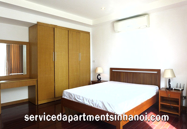 Căn hộ dịch vụ có ban công đẹp, view Hồ Tây 7