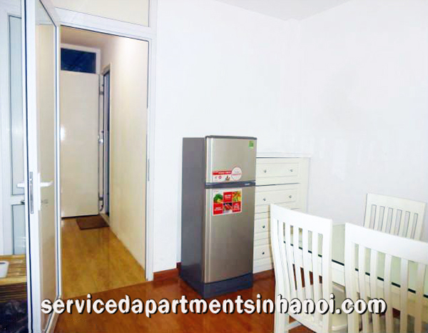 Căn hộ dịch vụ 1 phòng ngủ cho thuê có ban công ở Lạc Long Quân, Tây Hồ 4