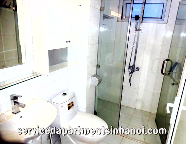 Căn hộ dịch vụ 1 phòng ngủ cho thuê có ban công ở Lạc Long Quân, Tây Hồ 8
