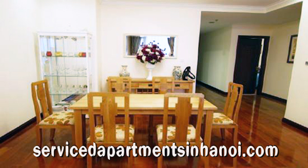 Chính chủ cho thuê căn hộ hai phòng ngủ ở tầng cao trong tòa nhà R1, Royal City, full đồ 3