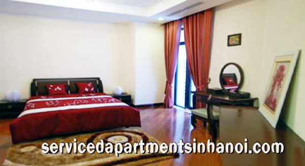 Chính chủ cho thuê căn hộ hai phòng ngủ ở tầng cao trong tòa nhà R1, Royal City, full đồ 4