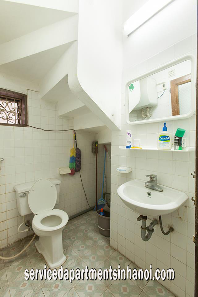 Chính chủ cho thuê nhà riêng ở Hồ Ba Mẫu, với 4 phòng ngủ, 4 phòng tắm 1