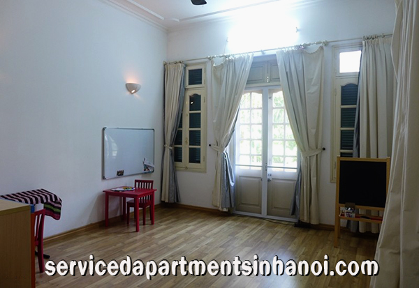 Cho thuê nhà vườn đầy đủ đồ ở đường Đặng Thai Mai, Tây Hồ 3