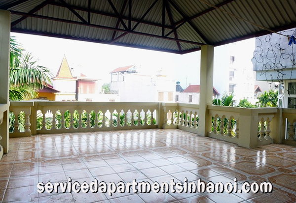 Cho thuê nhà vườn đầy đủ đồ ở đường Đặng Thai Mai, Tây Hồ 1