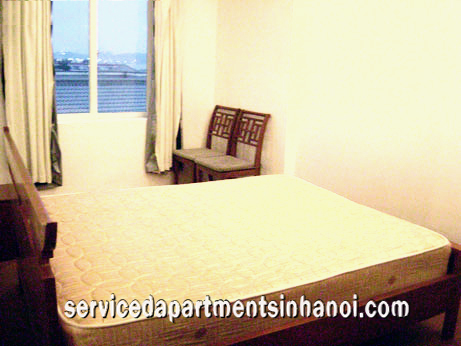 Cho thuê căn hộ dịch vụ đẹp với ban công nhìn ra mặt Hồ Tây ở Tây Hồ 5