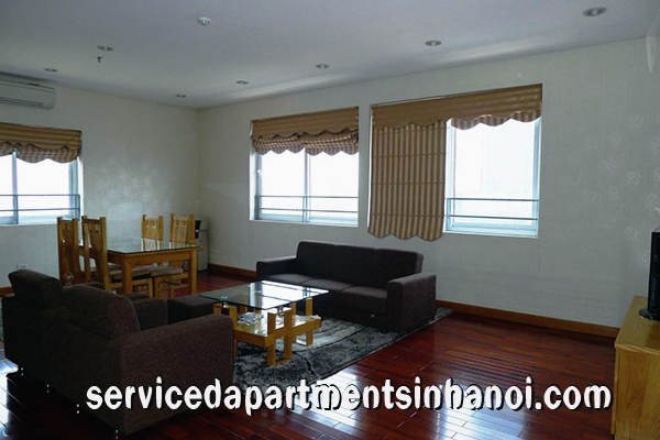 Cho thuê căn hộ cao cấp ba phòng ngủ gần Linh Lang, Ba Đình 2