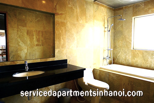 Cho thuê căn hộ cao cấp ba phòng ngủ gần Linh Lang, Ba Đình 9
