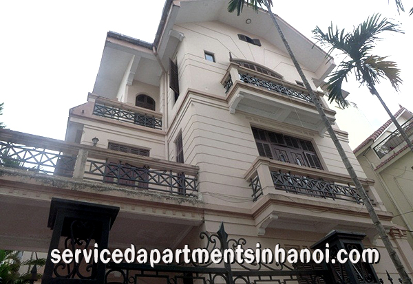 Cho thuê Villa đẹp tại Tây Hồ có bể bơi bên trong