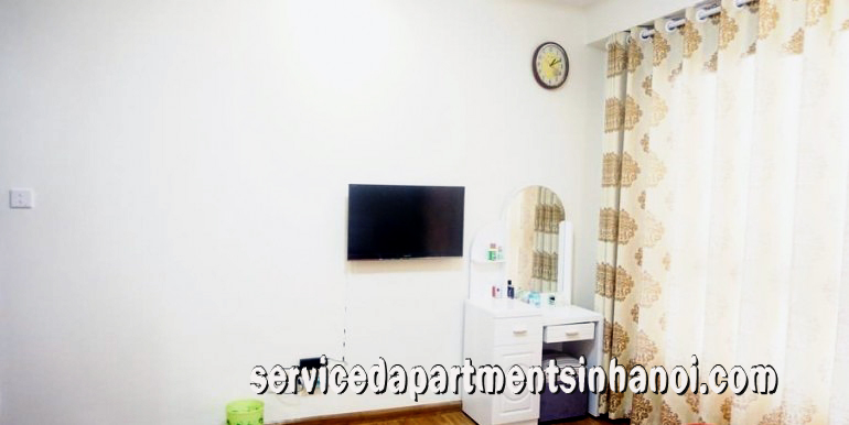 Cho thuê căn hộ trên tầng cao, gồm hai phòng ngủ tại Times City, tháp T18 5
