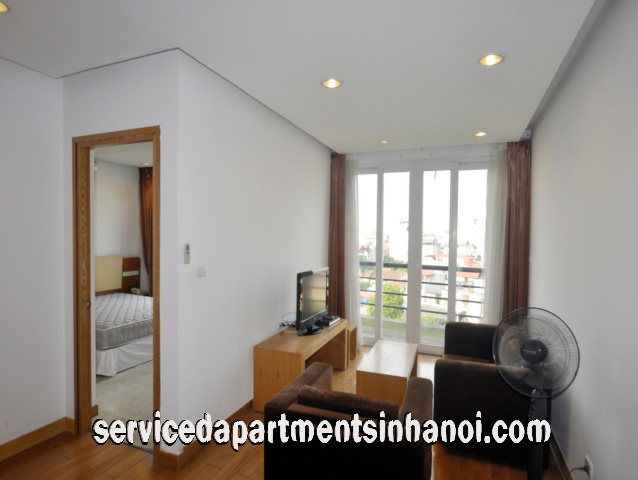 Cho thuê căn hộ dịch vụ 1 phòng ngủ tại Xuân Diệu, Tây Hồ, có ban công 2