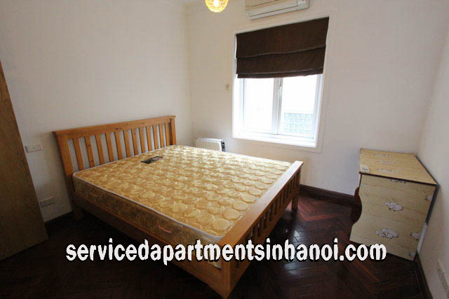 Cho thuê căn hộ dịch vụ 2 phòng ngủ tại Yên Phụ, Tây Hồ, có ban công 10