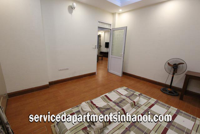 Cho thuê căn hộ dịch vụ đẹp 2 phòng ngủ tại Đội Cấn, Ba Đình 9