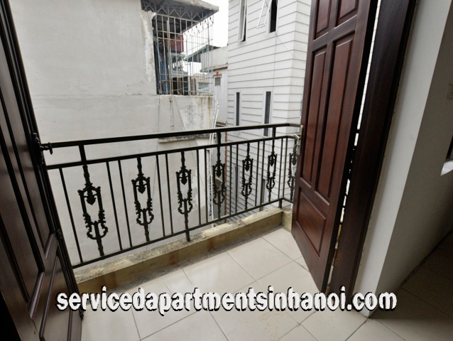 Căn hộ dịch vụ mới tân trang cho thuê tại Trần Phú, Ba Đình, có ban công 4
