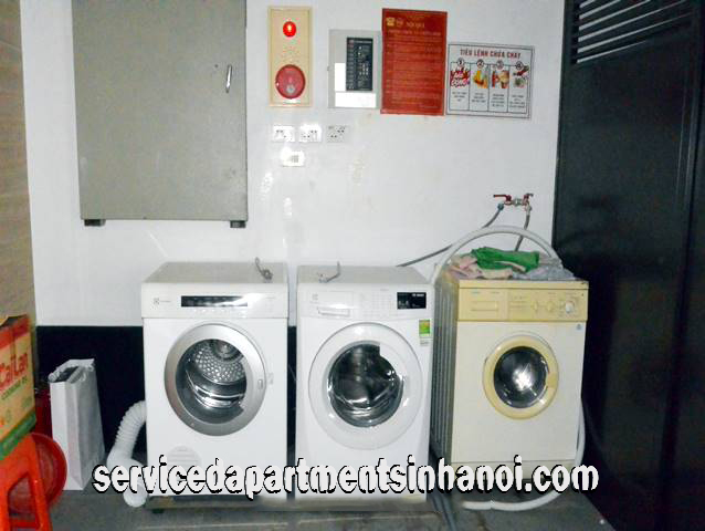 Cho thuê căn hộ dịch vụ 2 phòng ngủ tại Đặng Thai Mai, Tây Hồ, có ban công 10
