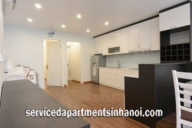 Căn hộ 2 phòng ngủ cho thuê ở làng Yên Phụ, Tây Hồ, view hồ 1