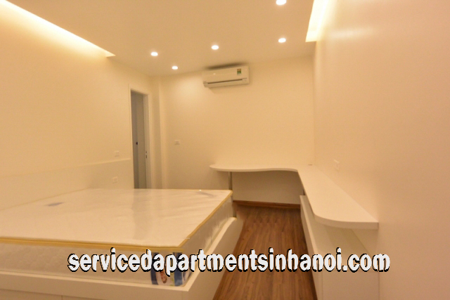 Căn hộ 2 phòng ngủ cho thuê ở làng Yên Phụ, Tây Hồ, view hồ 8