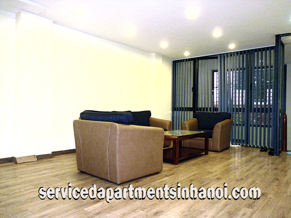Căn hộ rộng rãi 2 phòng ngủ cho thuê gần Hàm Long, Hoàn Kiếm 1