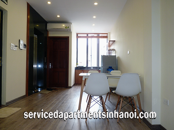 Căn hộ dịch vụ không gian mở với 1 phòng ngủ cho thuê tại Hoàn Kiếm 5