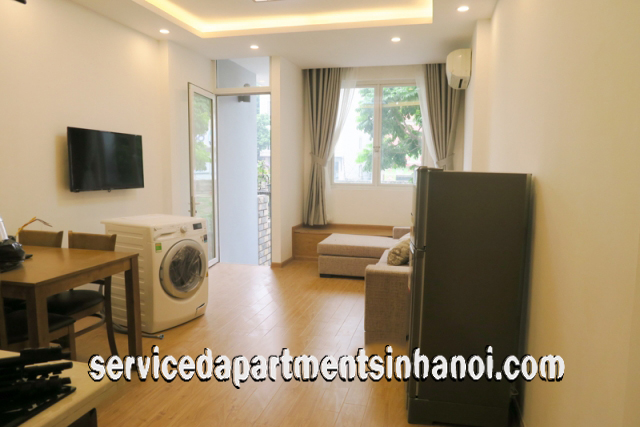 Cho thuê căn hộ 1 phòng ngủ mới tân trang trên đường Âu Cơ, Tây Hồ 2
