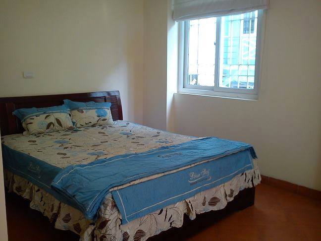Cho thuê căn hộ 1 phòng ngủ rộng 70m2, sáng gần bệnh viện YecXanh 1