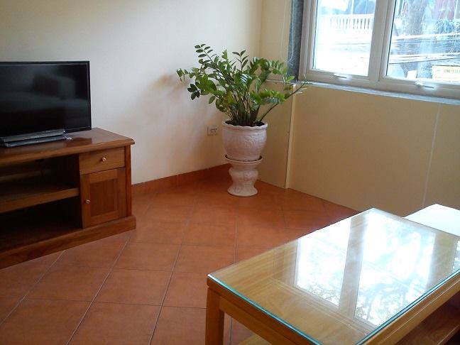 Cho thuê căn hộ 1 phòng ngủ rộng 70m2, sáng gần bệnh viện YecXanh 6