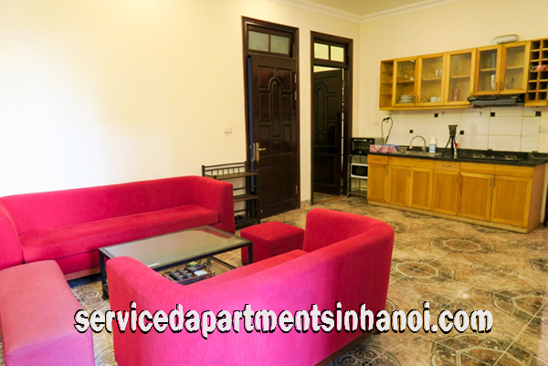 Cho thuê căn hộ 1 phòng ngủ rộng gần hồ Trúc Bạch 2