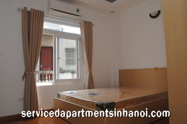 Căn hộ dịch vụ 1 phòng ngủ cho thuê có ban công lớn nhìn ra Hồ Tây 4