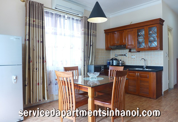 Cho thuê căn hộ dịch vụ 1 phòng ngủ view Hồ Tây, quận Tây Hồ 4