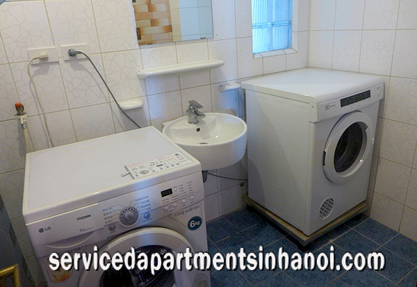 Cho thuê căn hộ Dịch vụ đẹp 2 phòng ngủ tại Yên Phụ, Tây Hồ 2