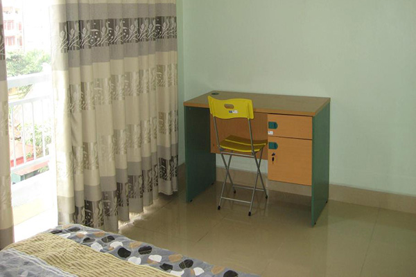 Cho thuê căn hộ 2 phòng ngủ giá hấp dẫn gần Trung Hòa Nhân Chính 4