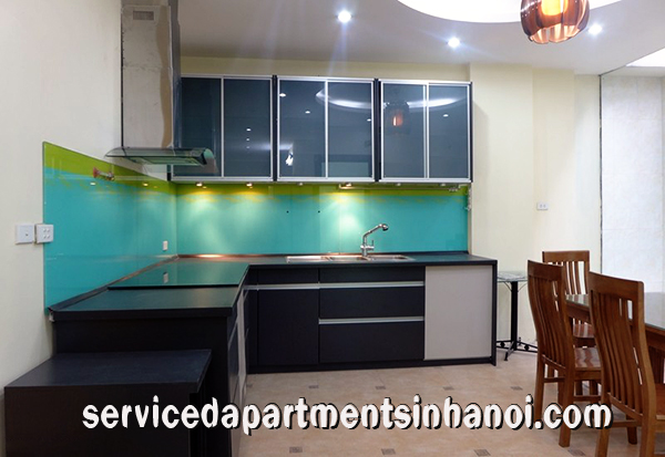 Chính chủ cho thuê căn hộ dịch vụ 4 phòng ngủ trên đường Thụy Khuê 3