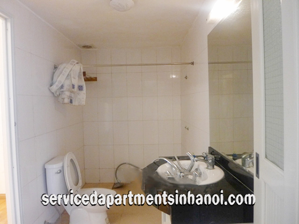 Cho thuê căn hộ 3 phòng ngủ giá rẻ gần Xuân Diệu, Tây Hồ 4