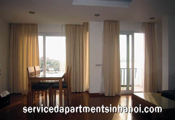 Cho thuê căn hộ 2 phòng ngủ có ban công, view hồ Tây 4