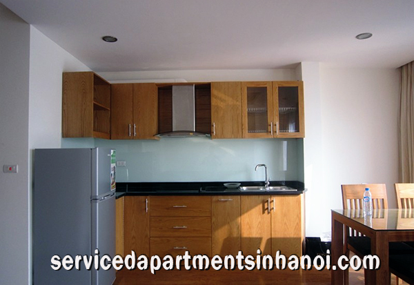 Cho thuê căn hộ 2 phòng ngủ có ban công, view hồ Tây 5