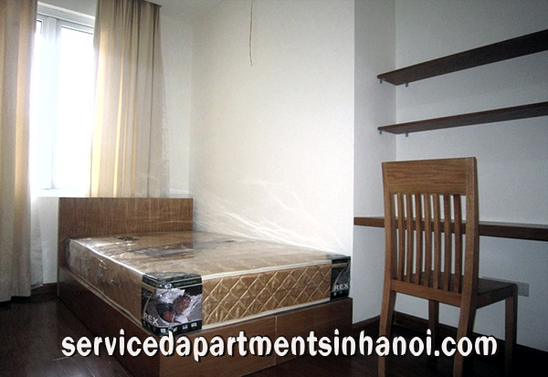 Cho thuê căn hộ 2 phòng ngủ có ban công, view hồ Tây 9