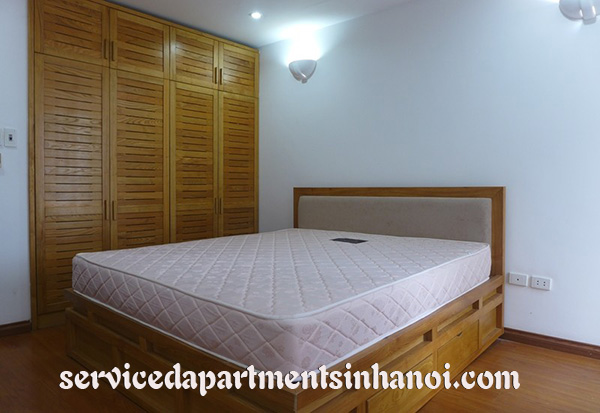 Cho thuê căn hộ 3 phòng ngủ nhiều ánh sáng tại phố Tô Ngọc Vân 1