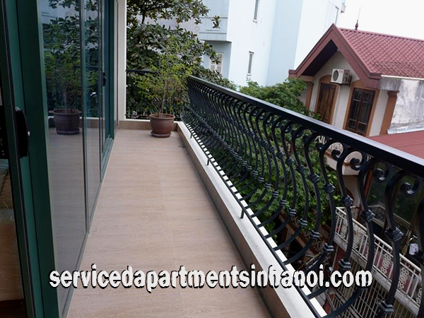Cho thuê căn hộ 3 phòng ngủ sang trọng khu vực hồ Trúc Bạch, Ba Đình 2