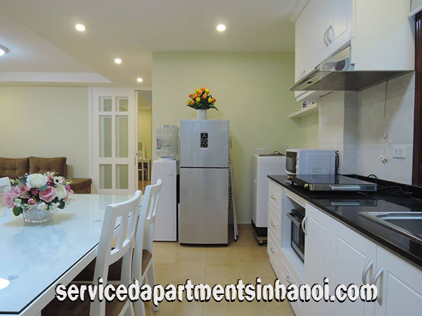 Cho thuê căn hộ dịch vụ 2 ngủ Yên Phụ 5
