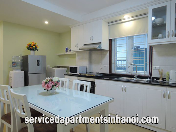 Cho thuê căn hộ dịch vụ 2 ngủ Yên Phụ 6