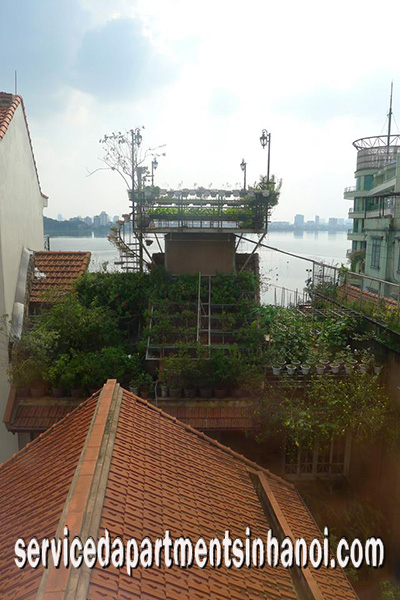 Cho thuê căn hộ dịch vụ 2 phòng ngủ tại phố Yên Phụ, quận Tây Hồ 2