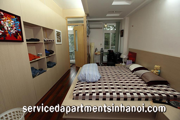 Cho thuê căn hộ dịch vụ có ban công đẹp gần Hoàn Kiếm 3