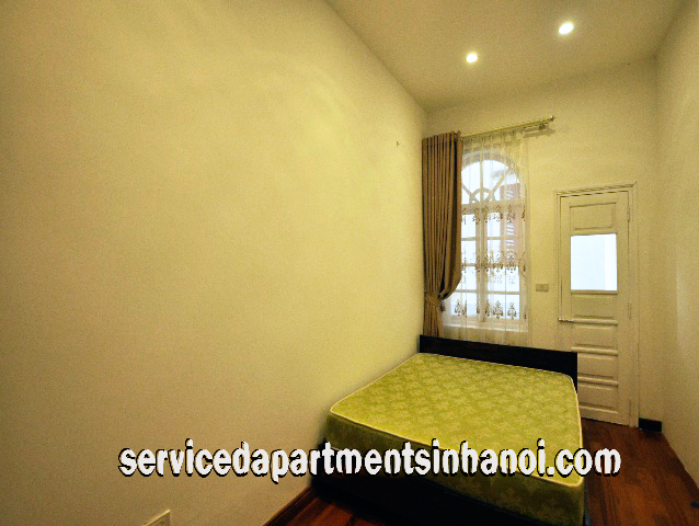 Cho thuê căn hộ dịch vụ 2 phòng ngủ hướng hồ trên đường Xuân Diệu, Tây Hồ 7