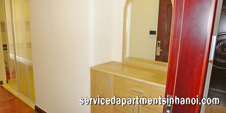 Cho thuê căn hộ 2 phòng ngủ đầy đủ tiện nghi tại tòa nhà R4, Royal City,quận Thanh Xuân 8