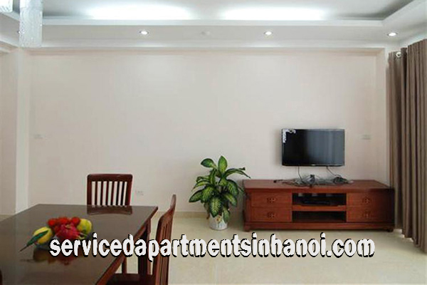 Cho thuê căn hộ dịch vụ 1 phòng ngủ khu vực hồ Trúc Bạch 4